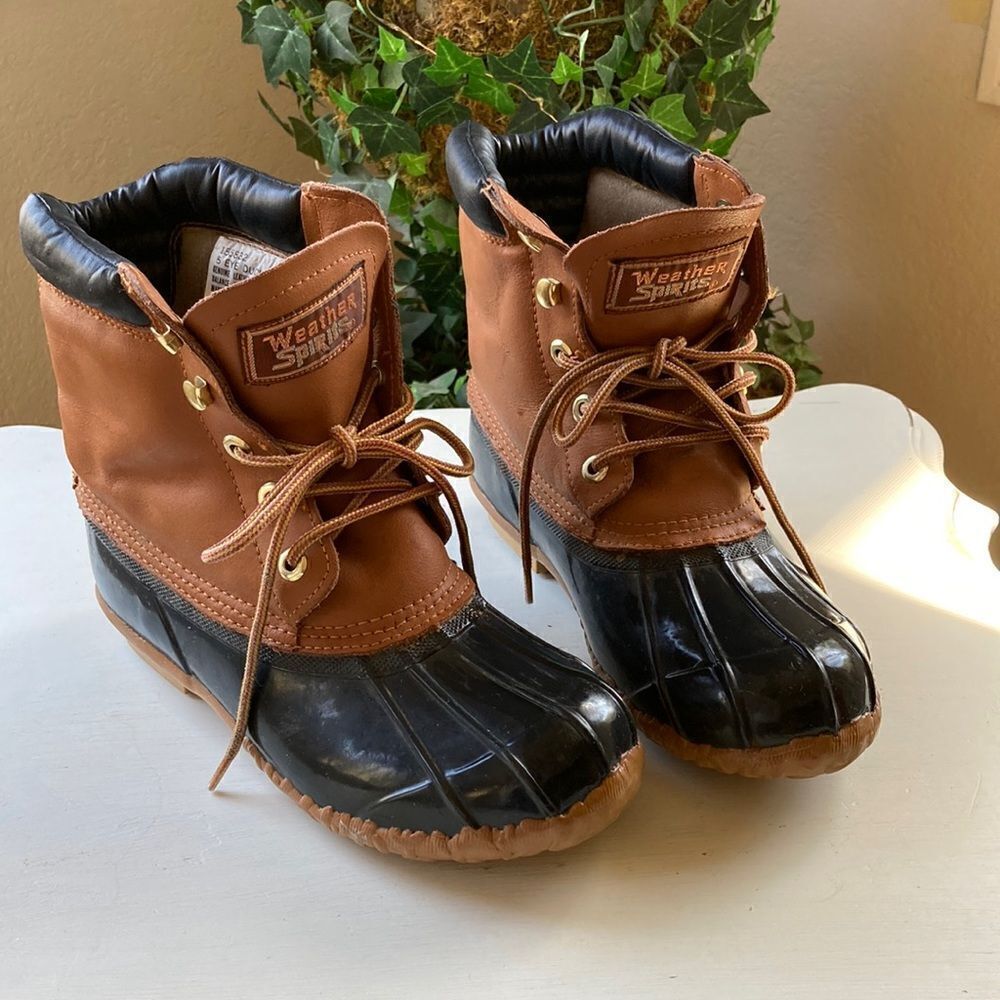 Weather Spirits Leather Five Eye Lace Up Steel Shank Winter Duck Boots Size 6